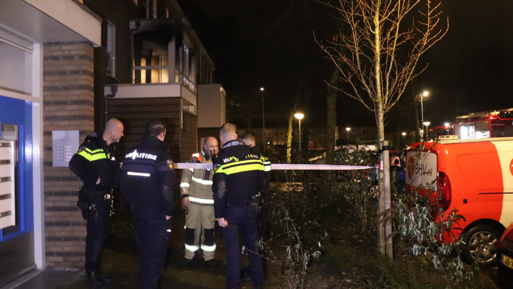 Explosie Veroorzaakt Brand Bij Voordeur Van Woning Gutserstraat In ...