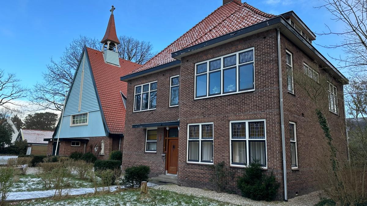 Buurtbewoners Aerdenhout slepen kerk voor rechter om opvang vluchtelingen