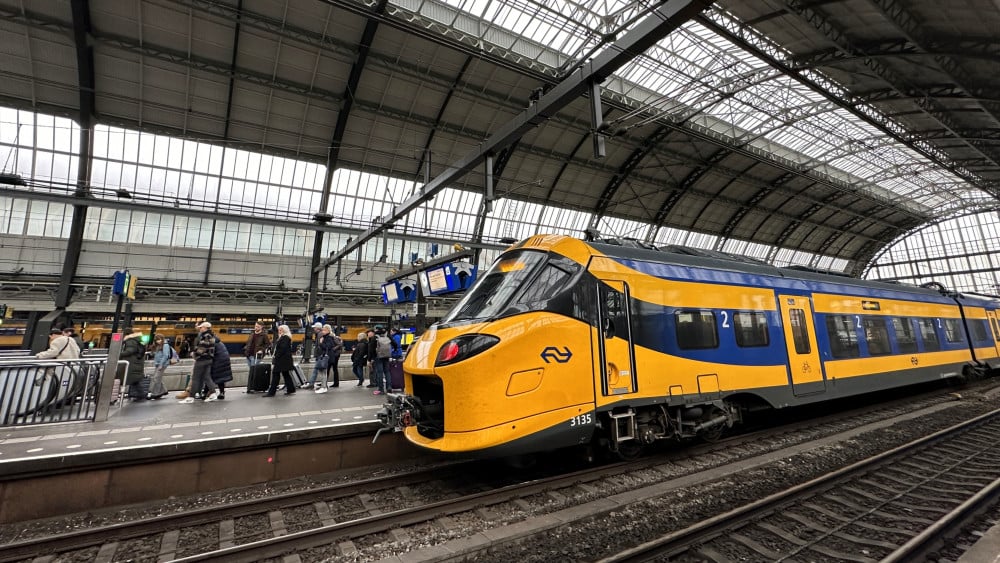 No trains between Central Station and Utrecht due to lightning strike