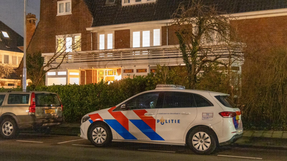 Haarlemmer Slaat Alarm Om Inbrekers In Woning, Politie Wacht Duo Buiten ...