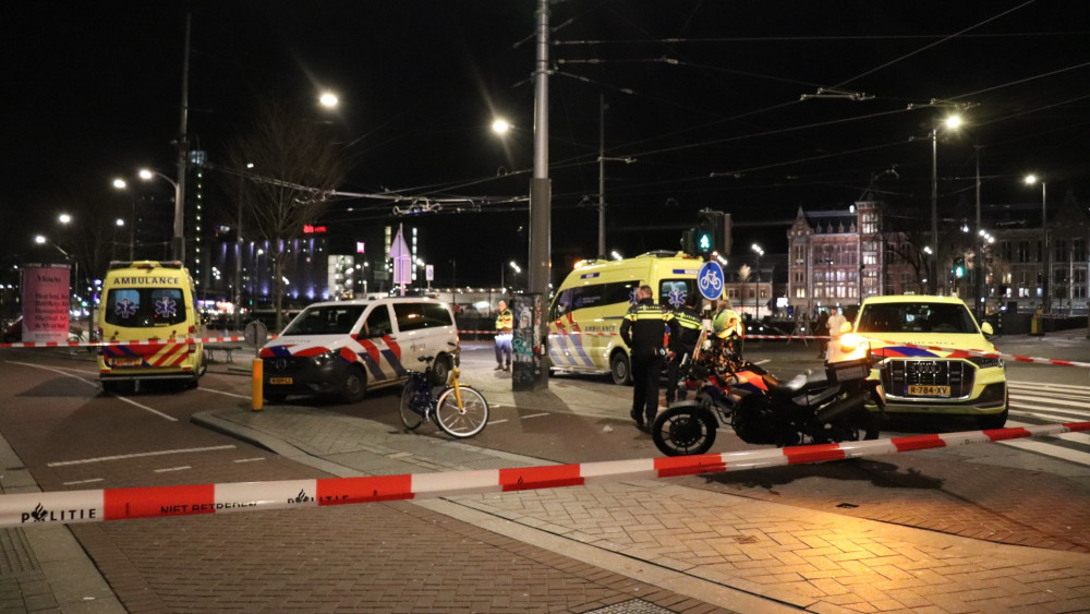 Vrouw Ernstig Gewond Bij Aanrijding Met Voetganger, Politie Zoekt ...