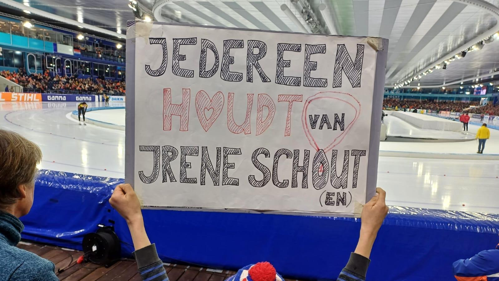 Thialf wacht geduldig op de huldiging van Irene Schouten
