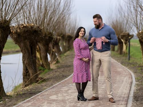 ‘Dutch Giant’ Olivier Richters and girlfriend Desiree welcome their first child