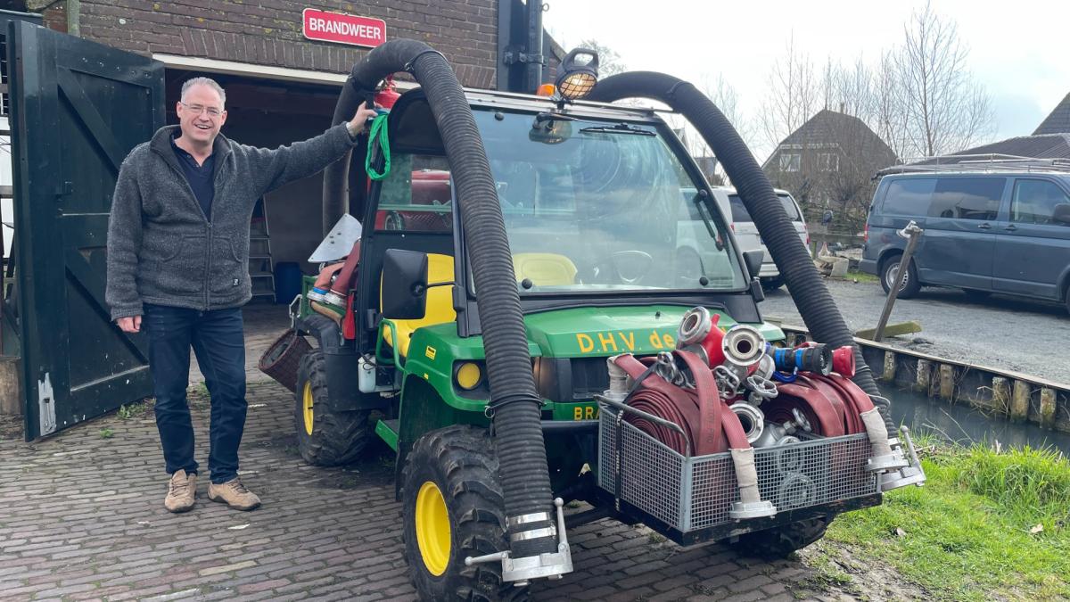 Op eiland De Woude blussen bewoners hun branden zelf