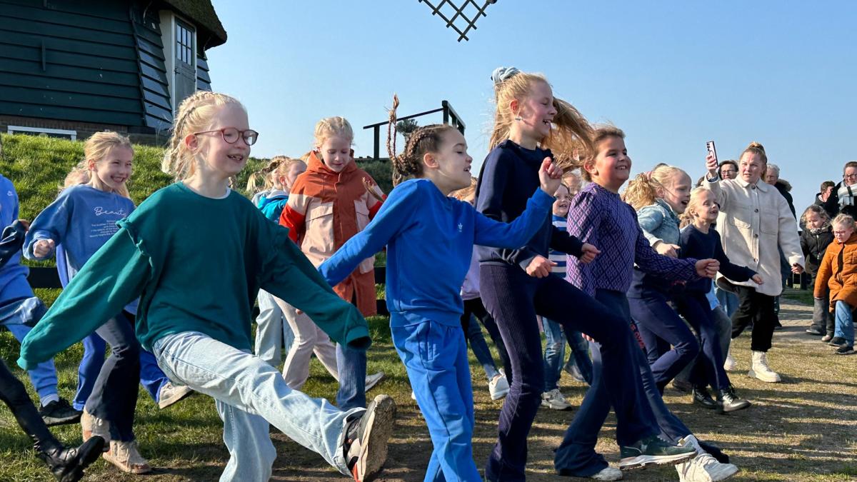 Dansjuf Anne-Fleur brengt Europapa-mania terug naar Molen de Breek: 