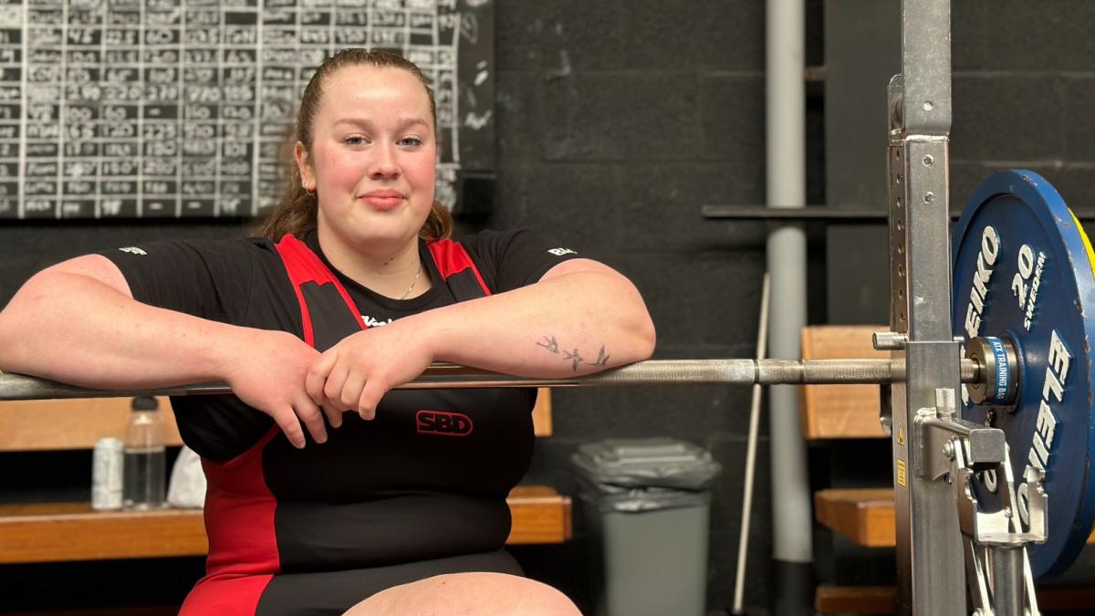 Oersterke Ivana (22) uit Callantsoog wereldkampioen bankdrukken met 125 kilo