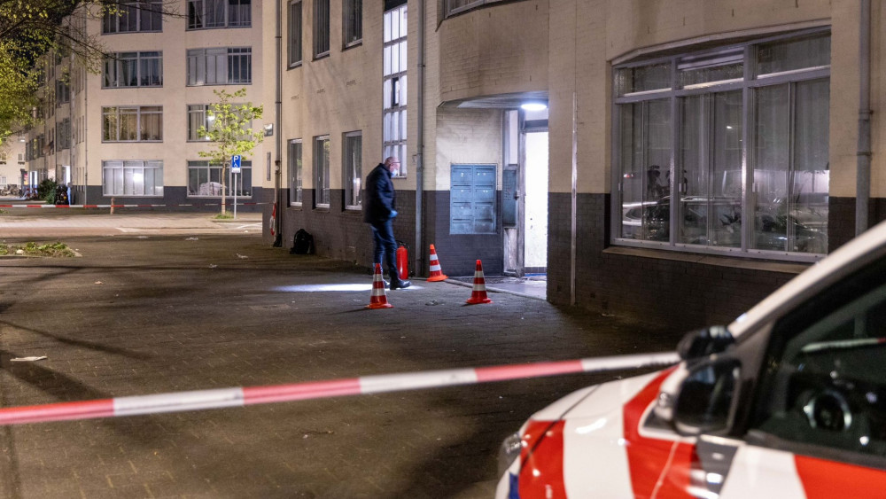 Explosie Bij Woningen In Zuidoost En West, Bewoner Naar Ziekenhuis - NH ...