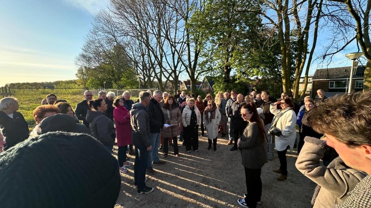 Inwoners Halfweg maken vuist tegen flexwoningen in 'achtertuin': 