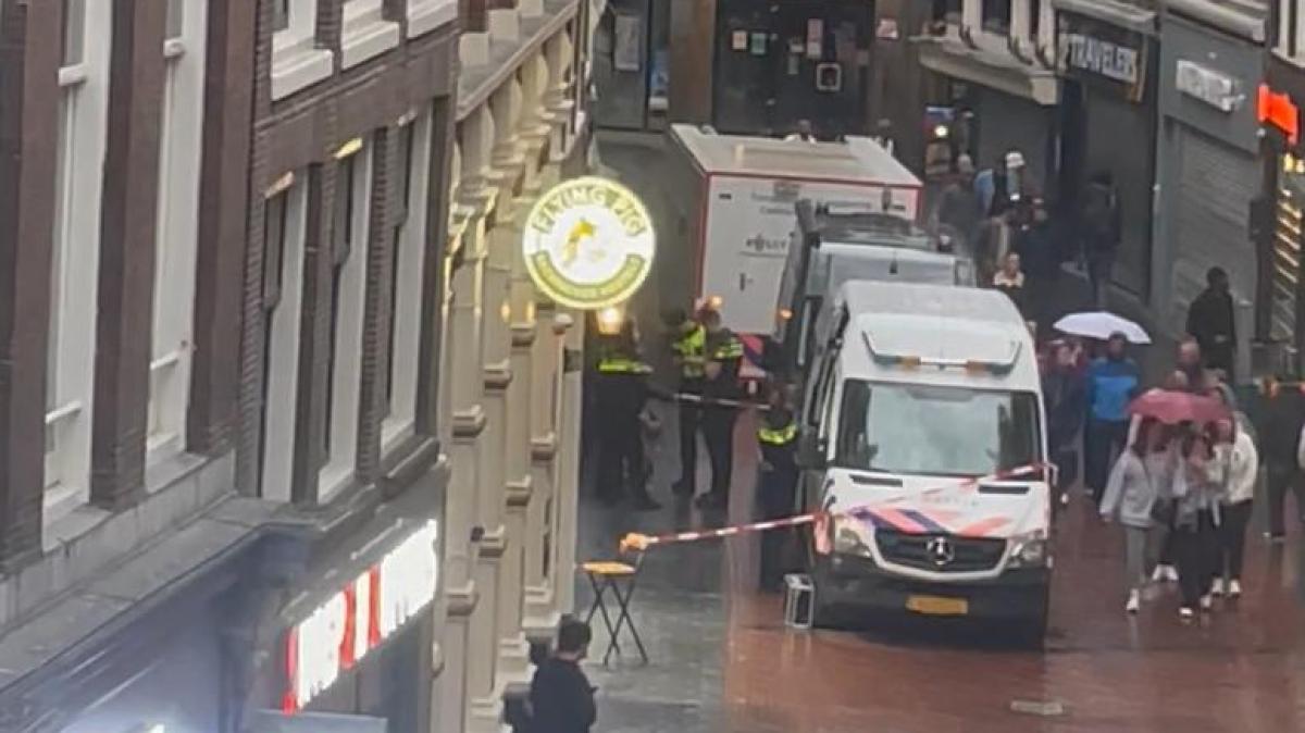Dode gevonden in pand aan Nieuwendijk, politie doet onderzoek naar doodsoorzaak