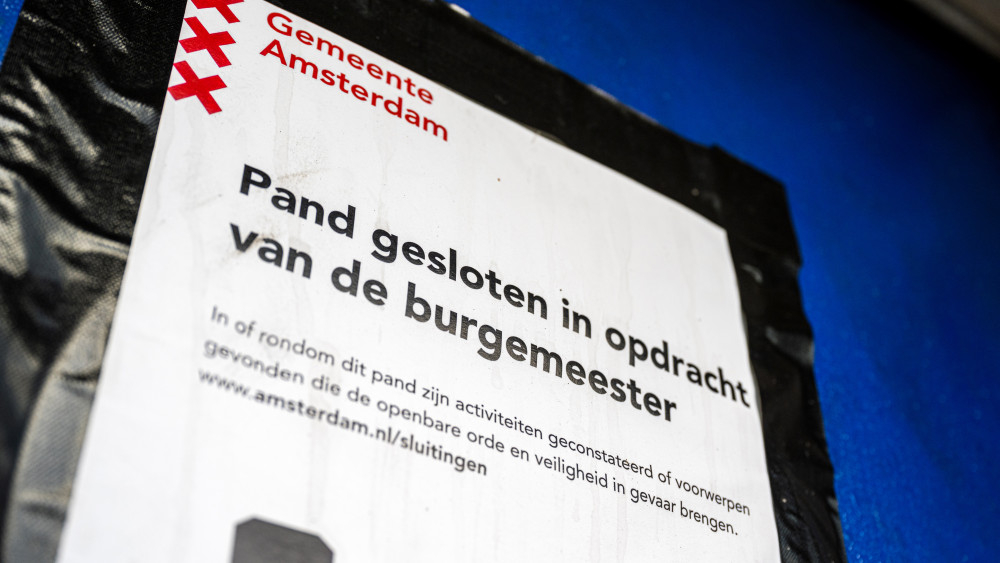 Illegal gambling leads to closure of cafe on Bos en Lommerweg