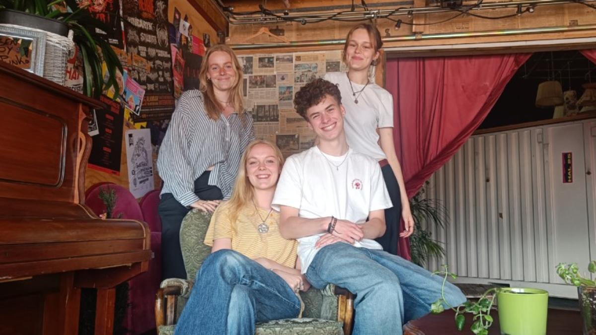 Geen podium met je bandje? Tieners organiseren festival voor nieuw talent helemaal zelf