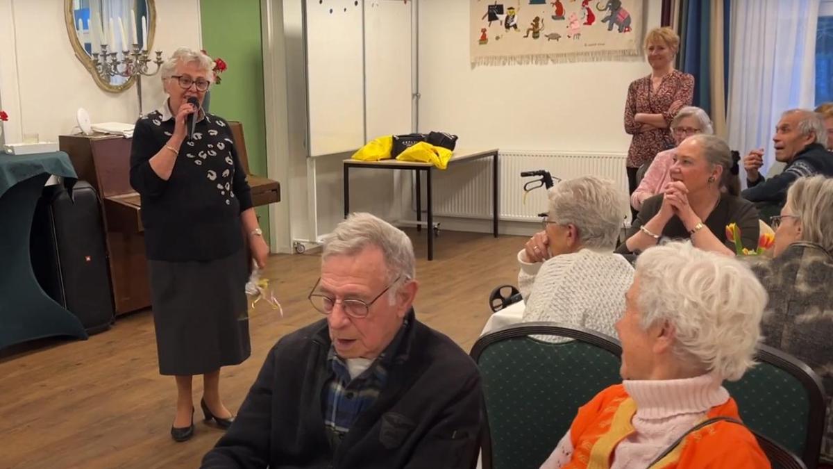 'Burgemeester van Cruquius' (80) legt na 36 jaar voorzittershamer dorpshuis neer