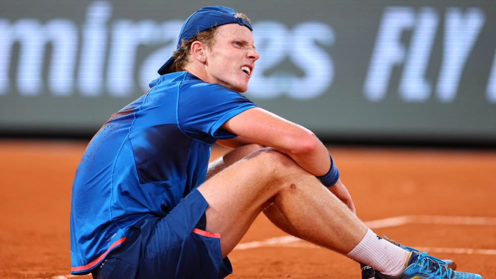 Heroïsche aftocht Jesper de Jong op Roland Garros na verlies tegen Carlos Alcaraz