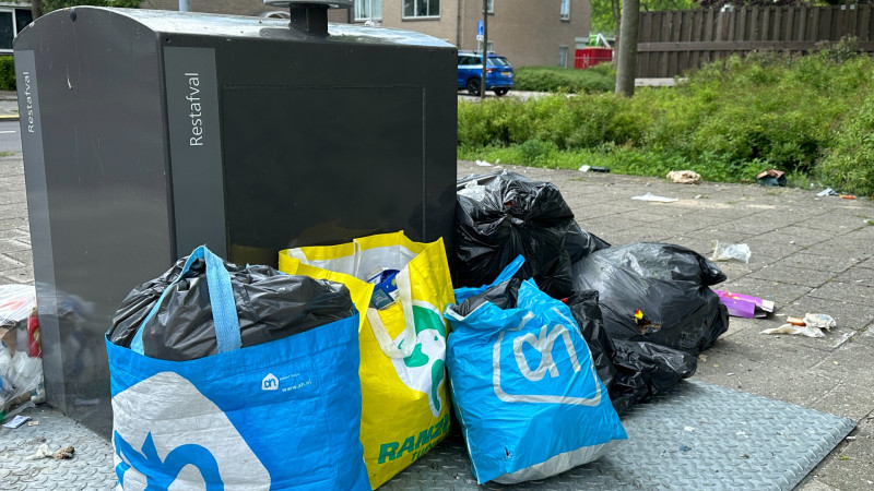 In de wijk zijn in totaal veertien containerlocaties