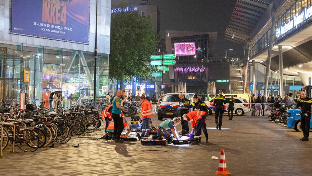 Twee Mannen Gewond Door Schietpartij Voor Bijlmer ArenA - NH Nieuws