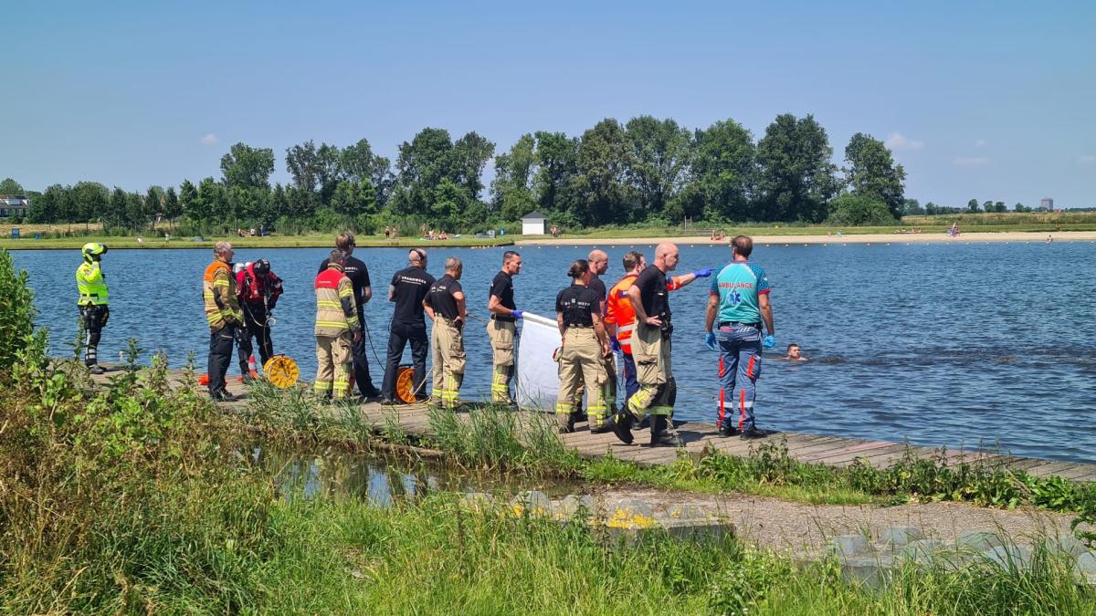 Grote zorgen over minderjarige die na uur uit water werd gehaald bij Ouderkerk aan de Amstel