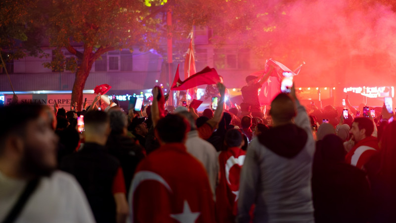 Feest op Plein '40-'45 na winst Turkije