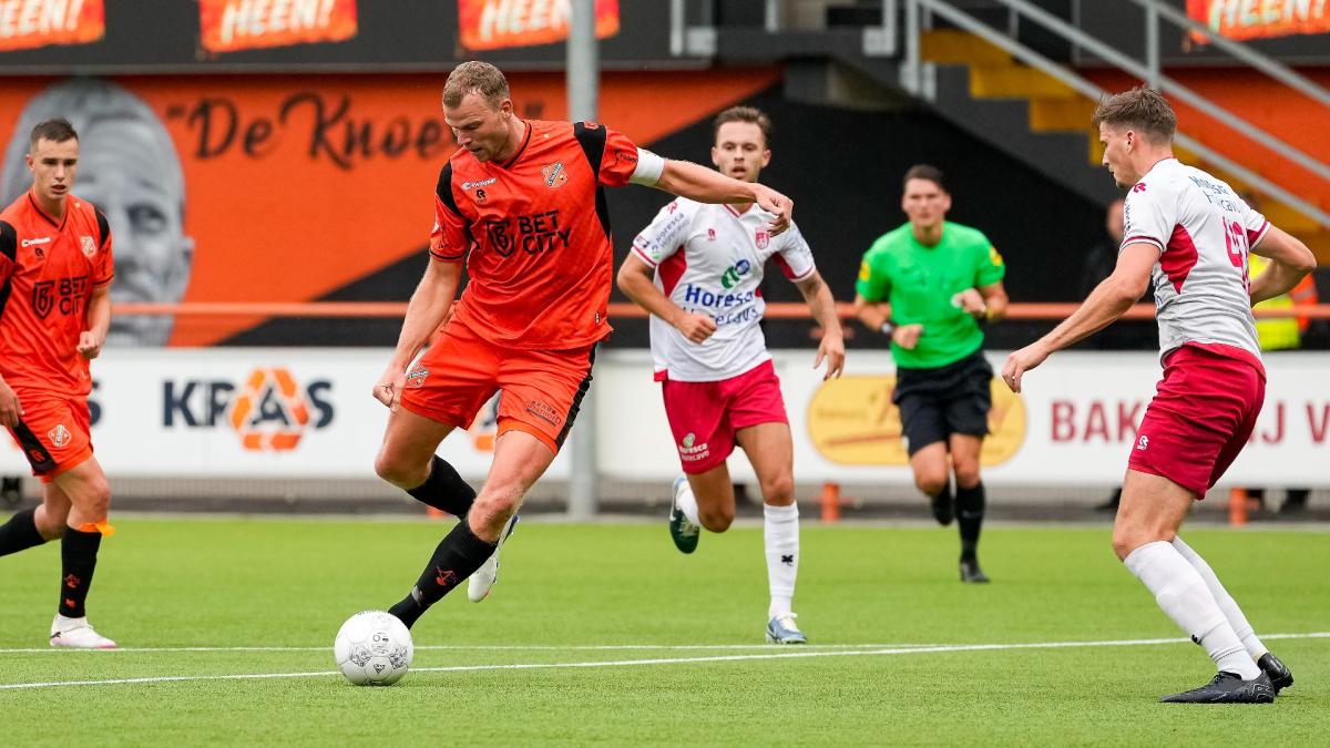 Spits Veerman (35) blijft langer bij FC Volendam