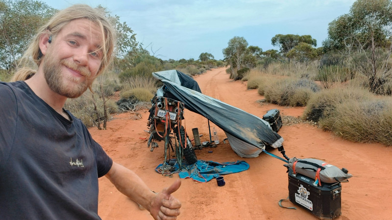 Luke Tesselaar op zijn eerdere off road-reis door Australië