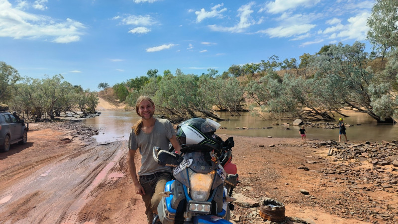 Luke Tesselaar op zijn eerdere off road-reis door Australië