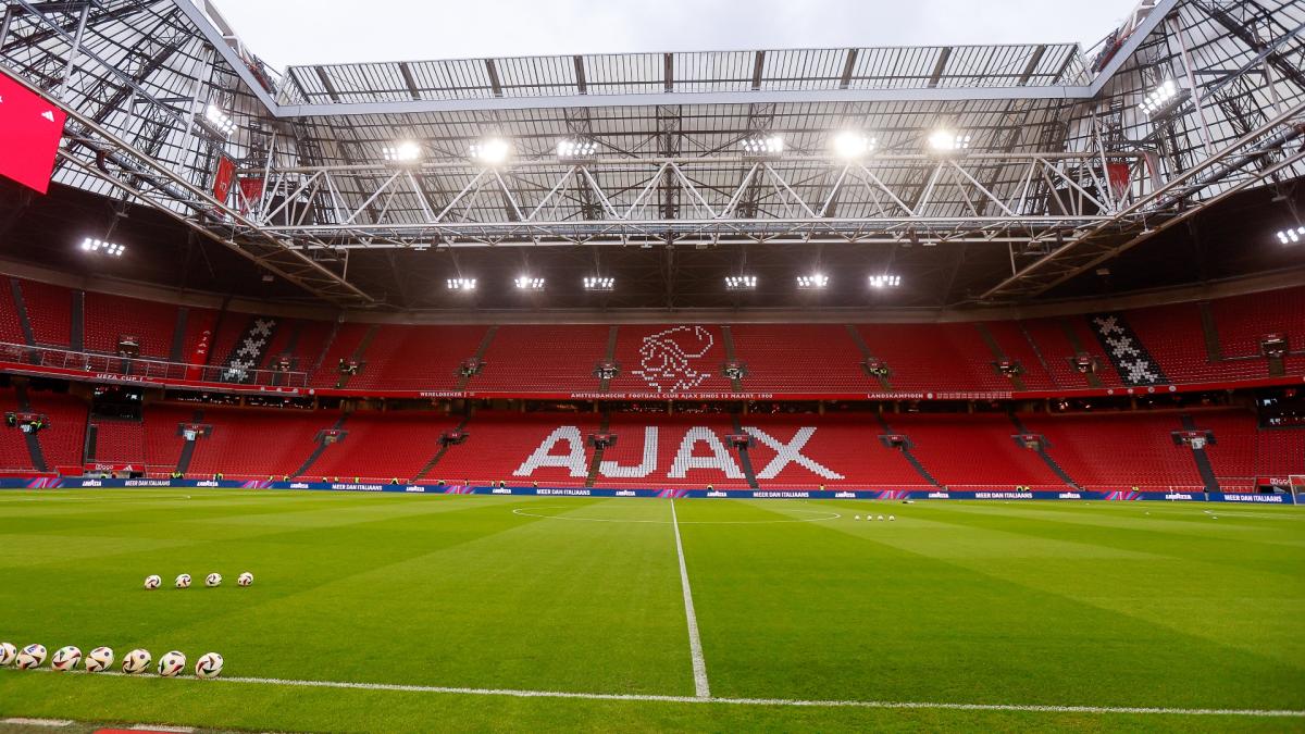 ?? Ajax in leeg stadion tegen FC Groningen, volg de wedstrijd vanmiddag hier