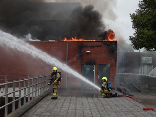 Heavy smoke at major fire in Alkmaar shopping centre, two arrests