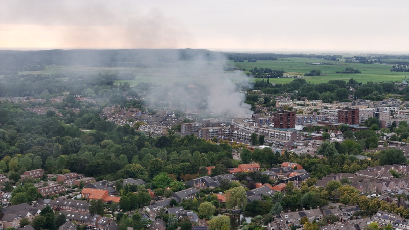 Dronebeeld van de brand