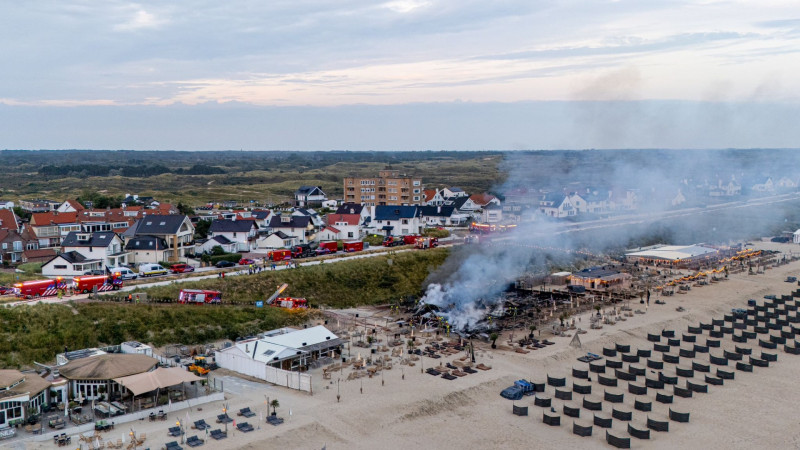 Brand strandtent Hippie Fish Zandvoort