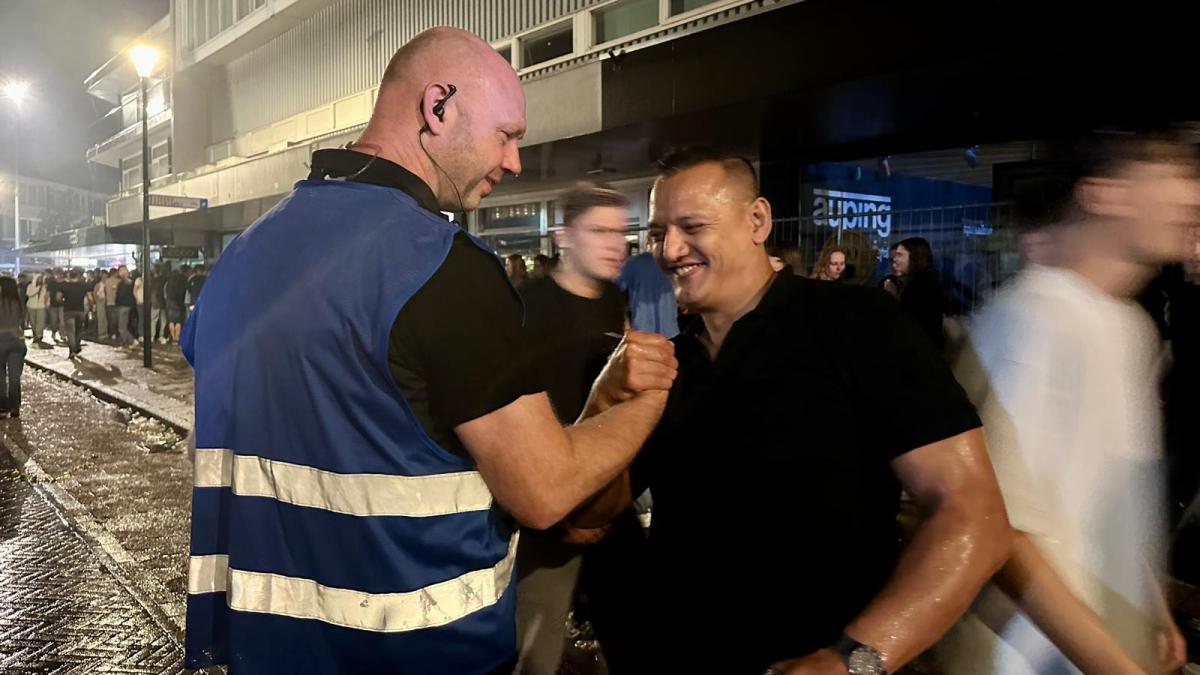 Een nacht op pad met knuffelbeveiliger Dave tijdens Heemskerkse Feestweek