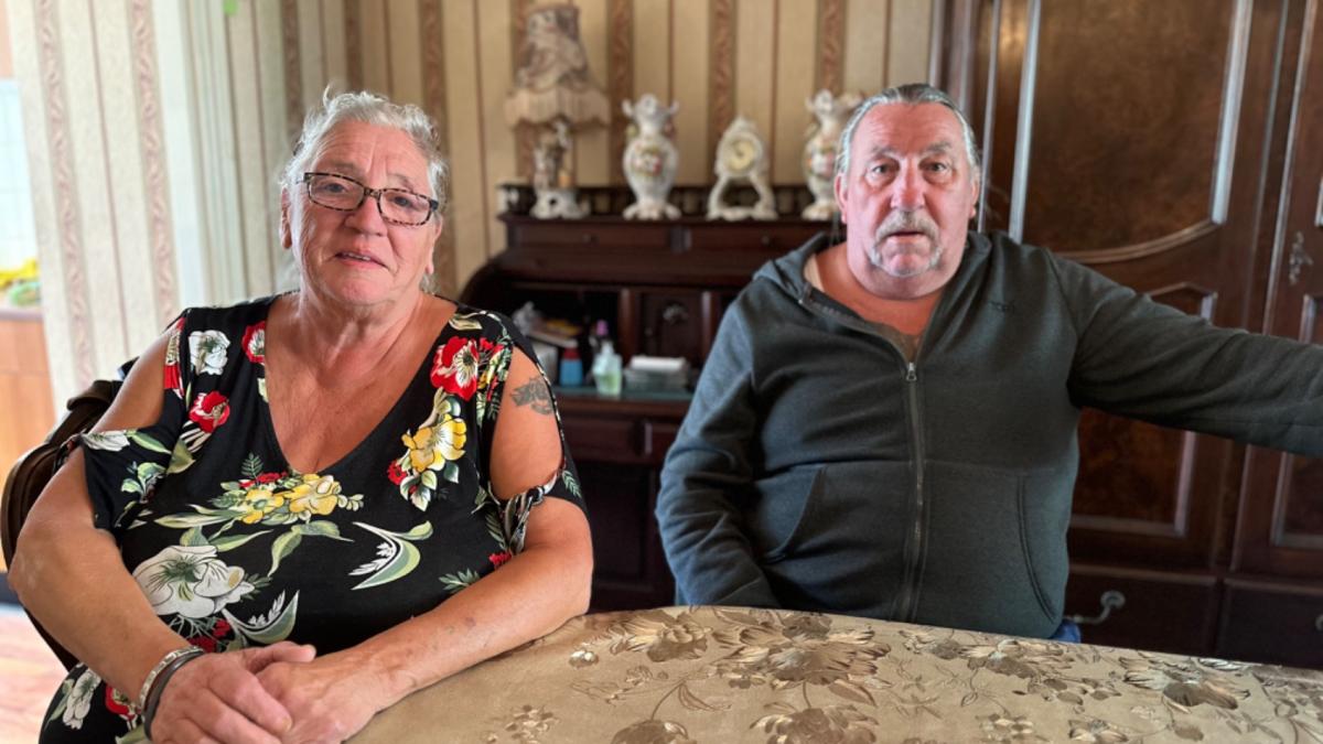 Kees en Pia dreigen huurhuis te verliezen door protest om woonwagenplek