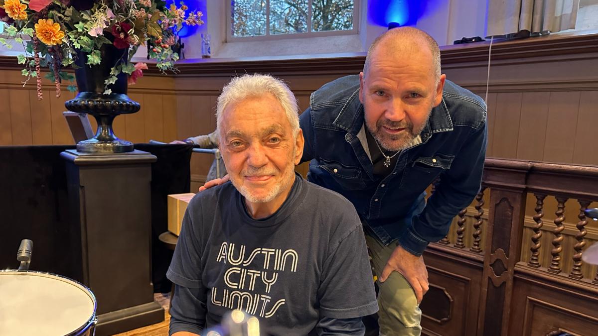 Beroemde drummer strijkt neer in Twisk: 