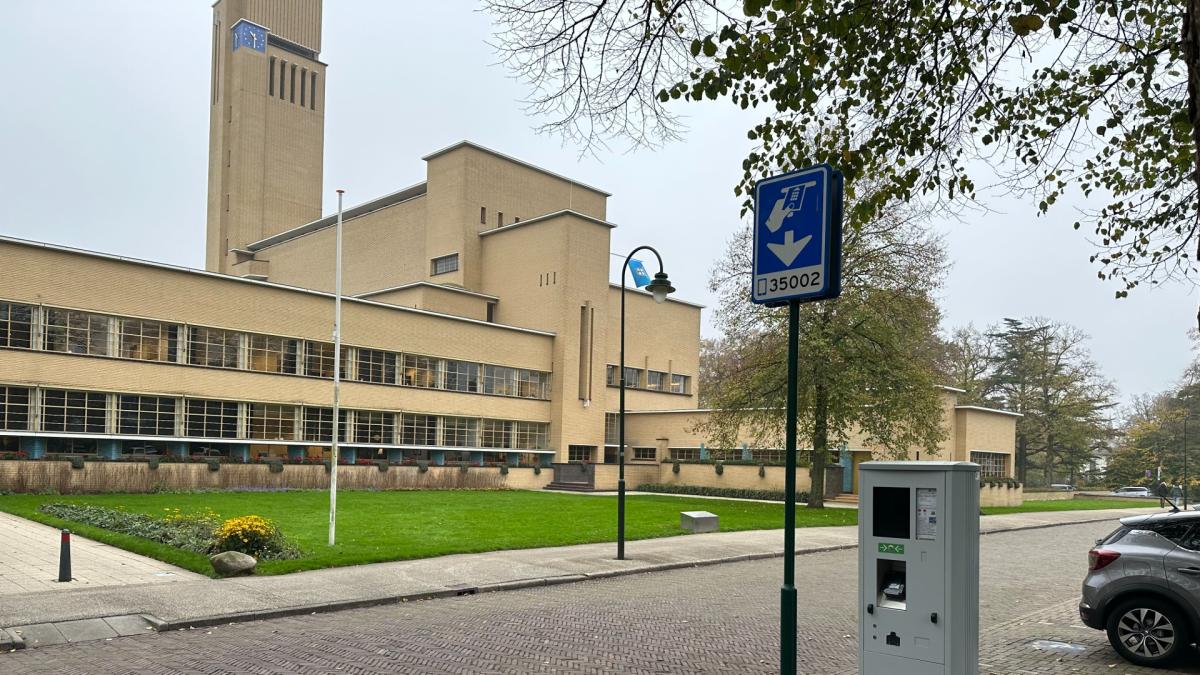 Tegenstanders betaald parkeren in Hilversum blij met lagere parkeerkosten
