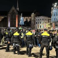 Teruglezen: Bekijk hier hoe de demonstratie op de Dam verliep
