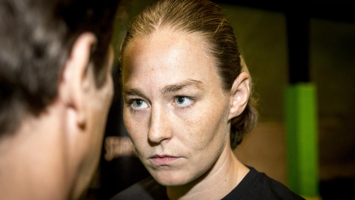 Kickbokslegende Jorina Baars hangt haar handschoenen aan de wilgen