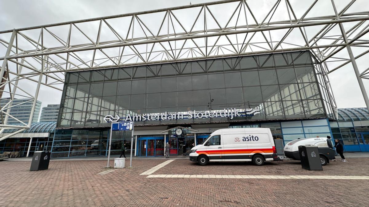 Ruim 750 fietsen weggehaald bij station Sloterdijk