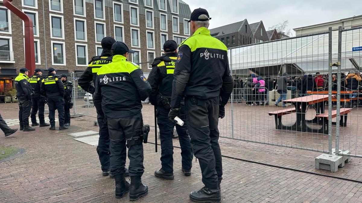 Komst beruchte Poolse voetbalfans zorgt voor opperste staat van paraatheid in Alkmaar