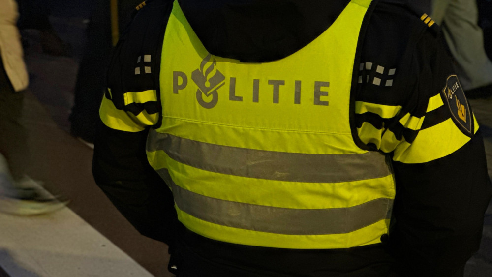 Woman confronts another woman and is assaulted by group in Buiksloterweg club