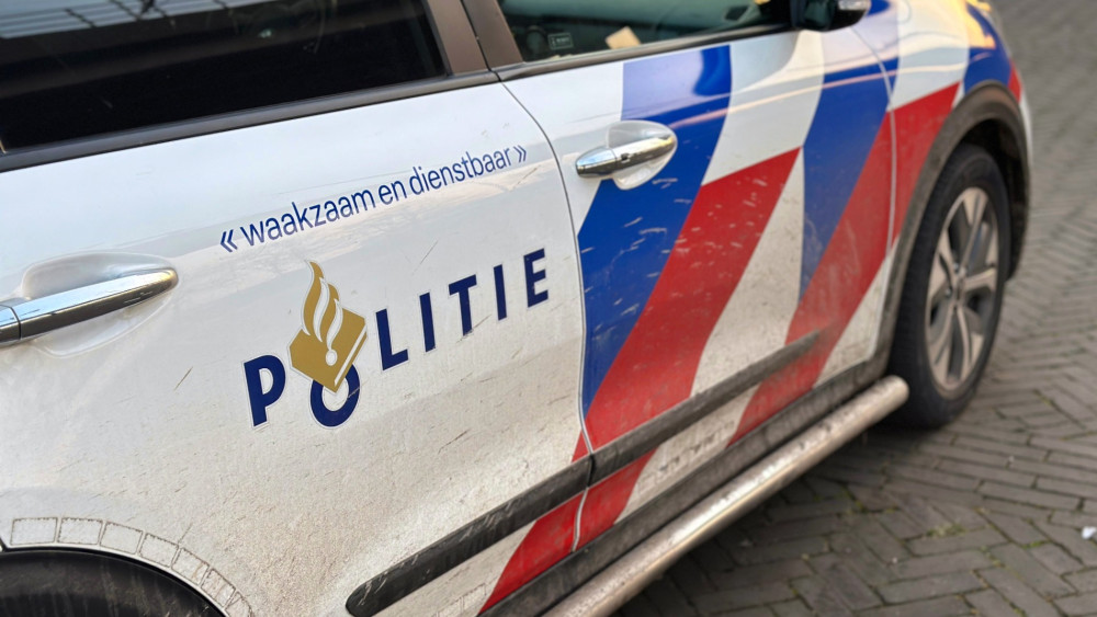 Automobilist gewond na botsing en crash op A5 • Brand en glassplinters in kinderkamer door explosie.