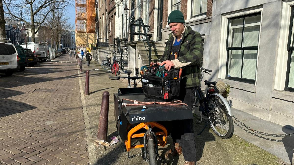 Bakfietsloodgieter Job rekent geen parkeerkosten door aan de klant
