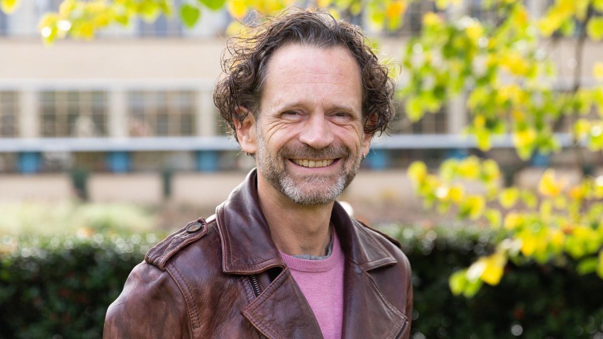 Officieel: na twee maanden is in opspraak geraakte Hilversumse wethouder 'gewoon' terug