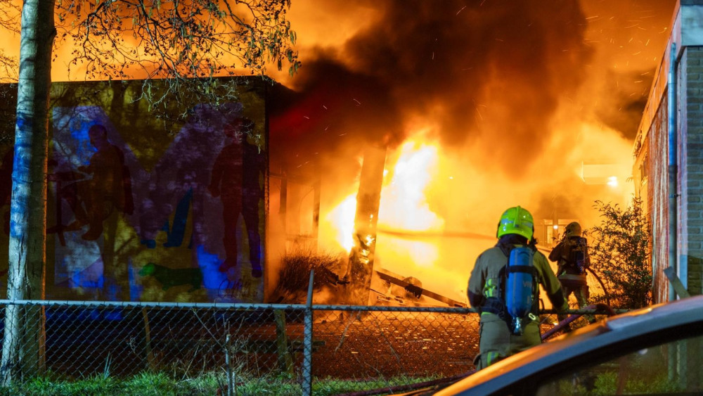 Grote brand in Haarlems buurthuis dat week geleden al doelwit was van explosie