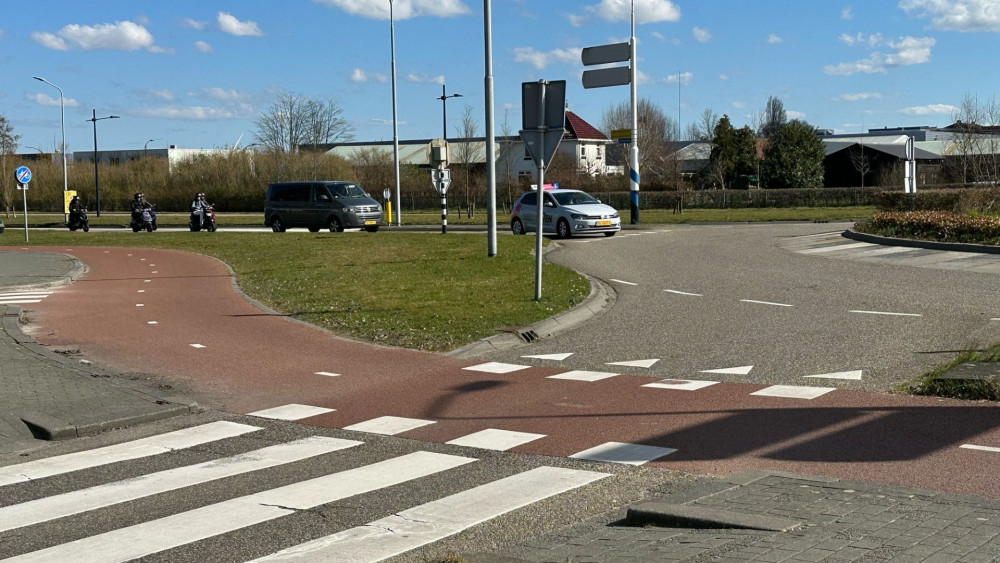 Frans zoekt automobiliste die zijn zoon na botsing gewond achterliet. Frans zoekt automobiliste die zijn zoon na botsing gewond achterliet.