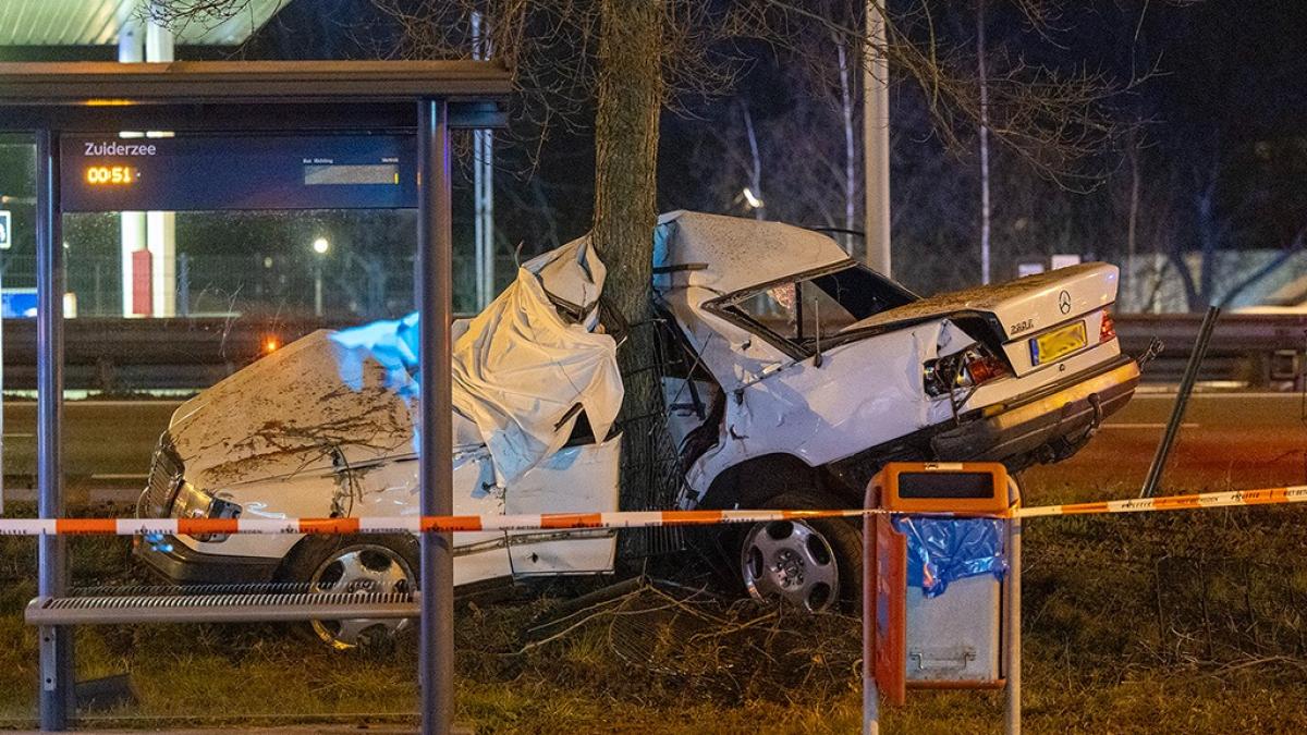 Bestuurder overleden bij ongeluk in Zaandam