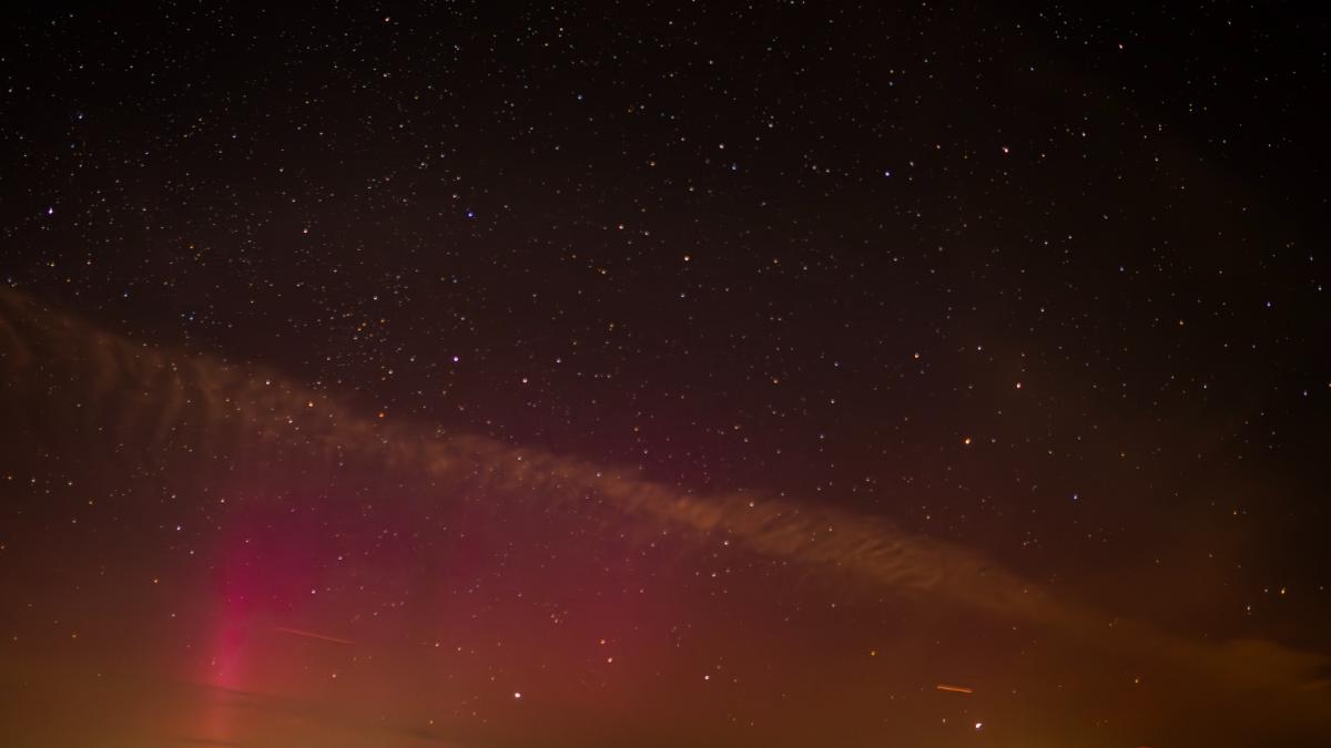 Noorderlicht kleurt opnieuw de lucht boven Noord-Holland