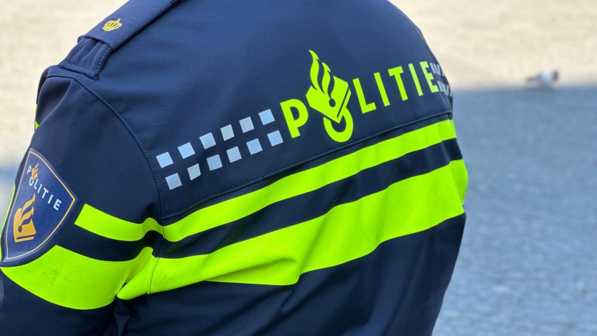 Grote brand bedrijventerrein Middenmeer • Bewoner aangehouden na vondst zwaargewonde man in Osdorp