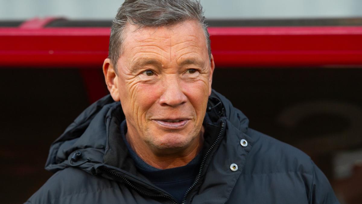 Leeroy Echteld blijft bij (Jong) AZ en verlengt tot 2028