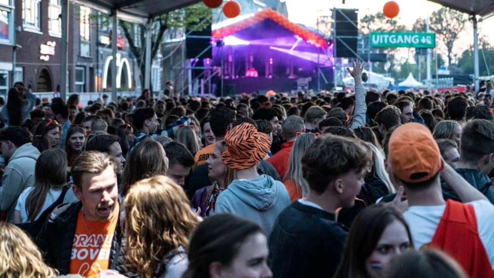 Alkmaar kiest weer voor vertrouwd koningsdagfeest: "Kanaalkade was leuk, maar risico's te groot"