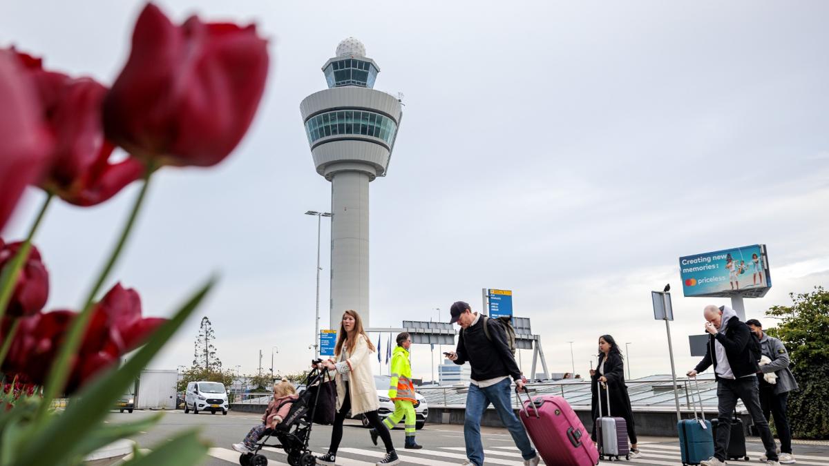 Gemengde reacties op investering van tien miljard in Schiphol, Amsterdam keurt het af