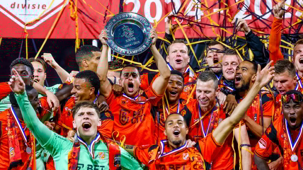Feest na feest voor FC Volendam: de Heen en Weer voor de elfde keer van stal gehaald