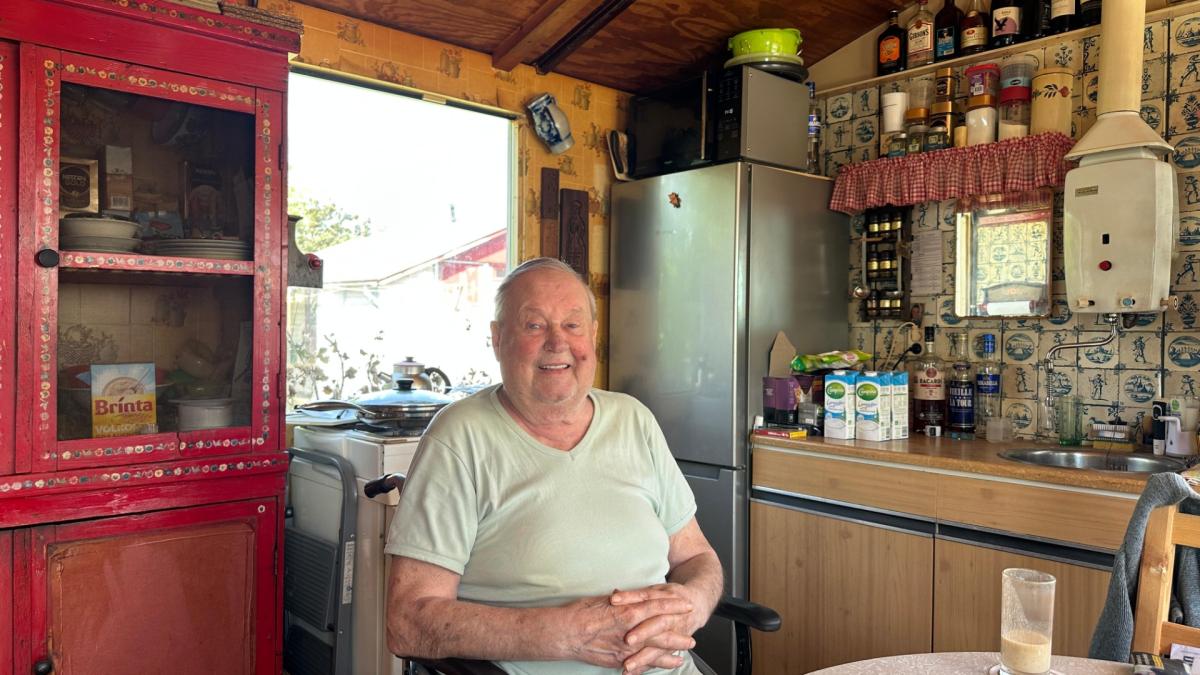 72-jarige 'Ome Frits' dreigt dakloos te raken nu camping Aardenburg sluit